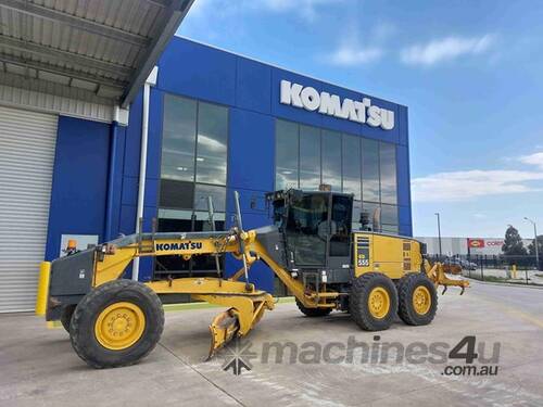 2011 KOMATSU GD555-5 Grader