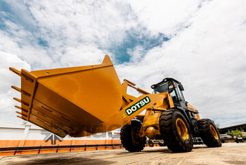 Dotsu Wheel Loader 7T + Attachment Package + Free Shipping + 2 Year Warranty!
