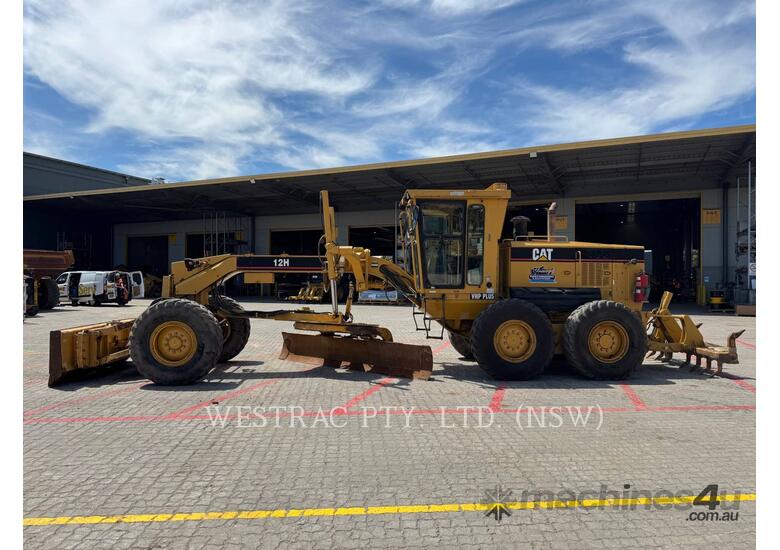 caption CAT 12H Motor Graders