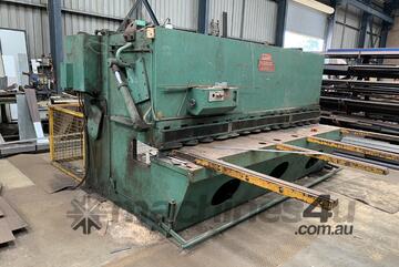 Pearson LOT #58   guillotine