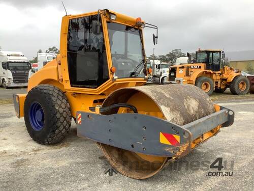 2008 JCB VM115D Articulated Smooth Drum Roller