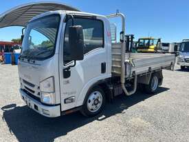 2016 Isuzu NLR 45-150 Table Top - picture1' - Click to enlarge