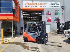 Toyota 2.5T Container Mast Forklift  - picture0' - Click to enlarge