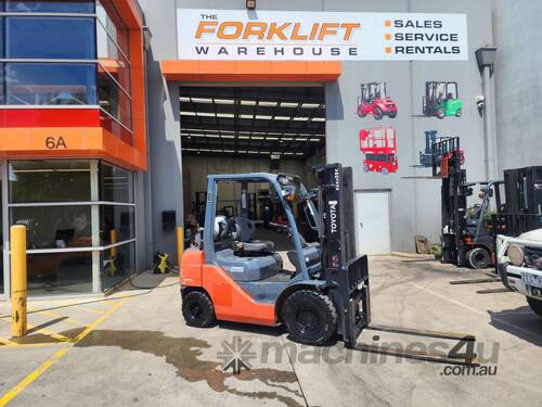 Toyota 2.5T Container Mast Forklift 