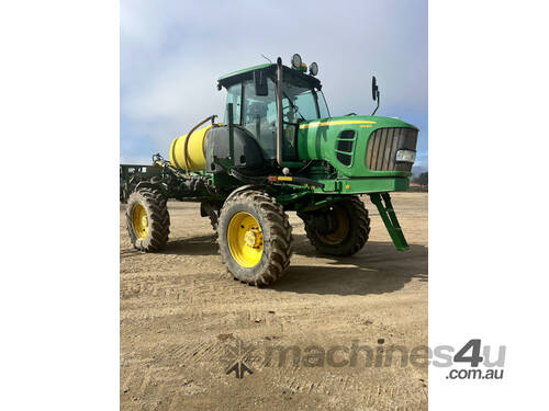 caption John Deere 4630 Boom Spray Sprayer