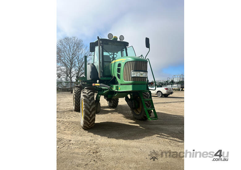 caption John Deere 4630 Boom Spray Sprayer