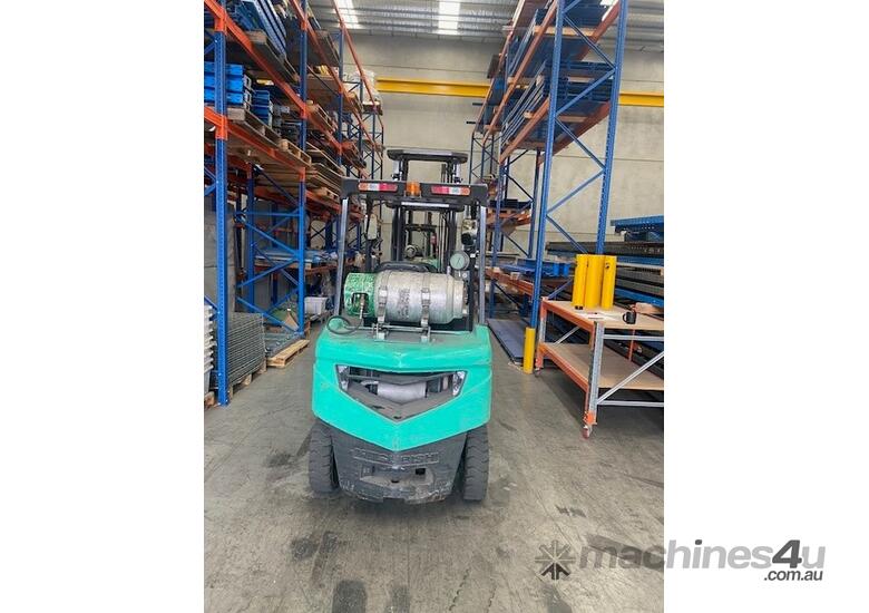 caption Gas forklift Mitsubishi FG25ZN-Super low hours