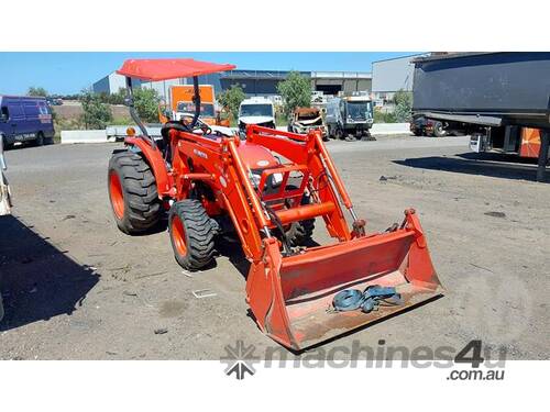 Kubota MX5200