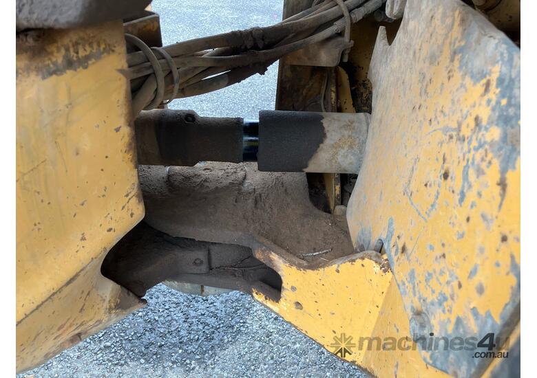 caption 1998 John Deere 648G