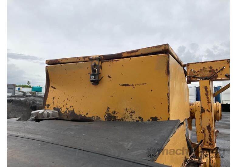 caption 1998 John Deere 648G