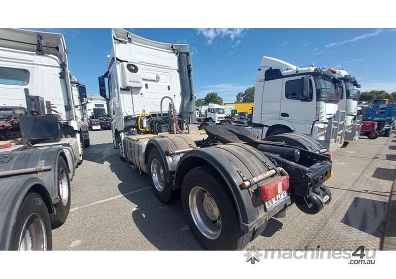 caption Mercedes-Benz Actros