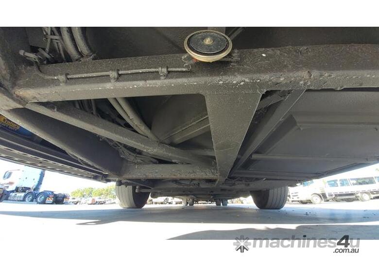 caption Volvo B12BLE