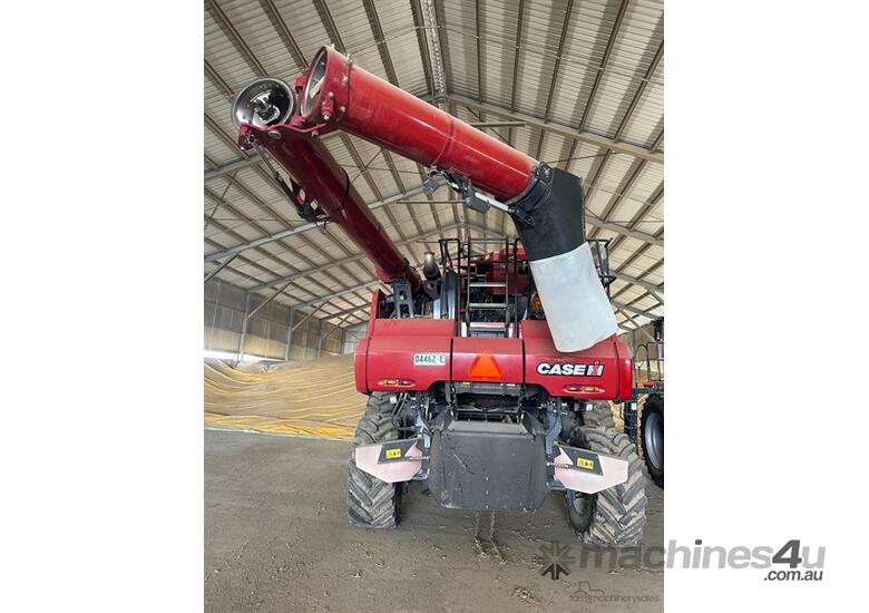 2016 Case IH 8240 Combine 