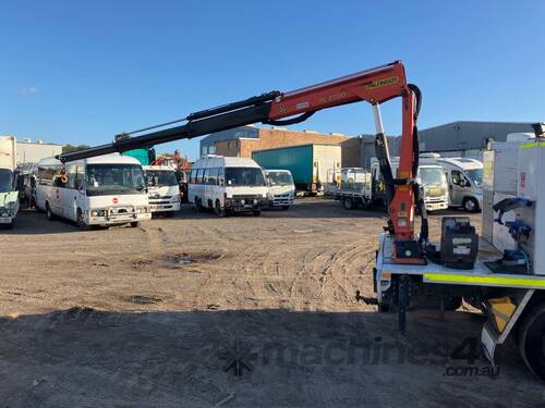 2014 Isuzu NPR300 Service Body / Crane Truck