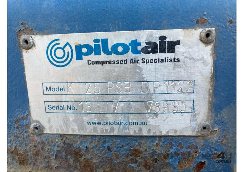 2014 Isuzu NPR300 Service Body / Crane Truck