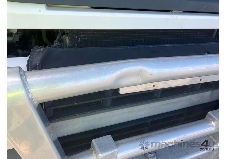 caption 2013 Volvo FM 330 Refrigerated Pantech