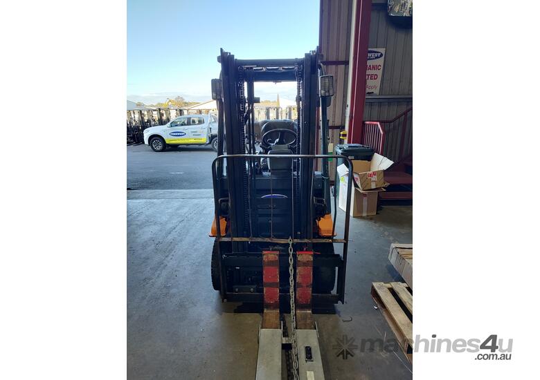 caption Low Hour 1.5T LPG Forklift