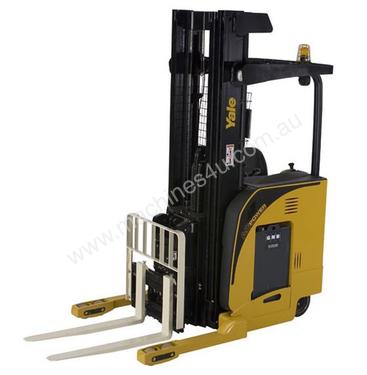 Yale NDR045EA NARROW AISLE REACH TRUCKS