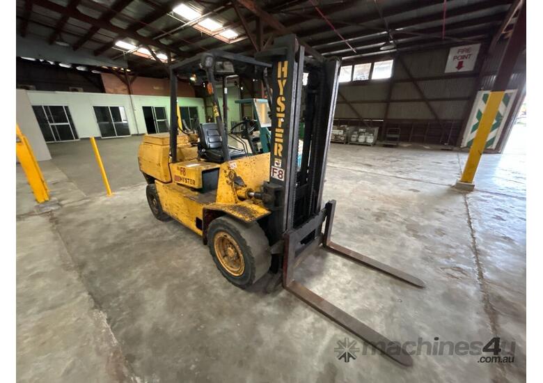 caption Hyster Forklift