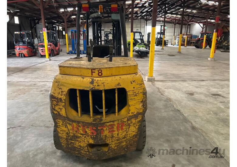 caption Hyster Forklift