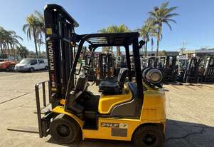 2.5 Tonne Hyundai Forklift For Sale