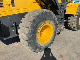 2022 Komatsu WA380-6 Articulated Front End Loader - picture2' - Click to enlarge