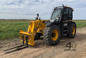 2022 JCB 560-80 AGS TELEHANDLER
