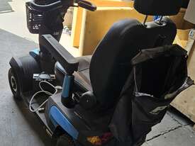 1 x Invacare Electric Mobility Scooter - picture1' - Click to enlarge
