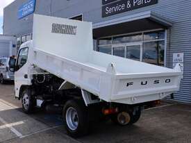 2025 Fuso CANTER 615 - picture2' - Click to enlarge