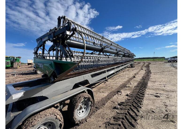 2020 Midwest 60ft Draper Front & 4 axle Midwest Trailer.