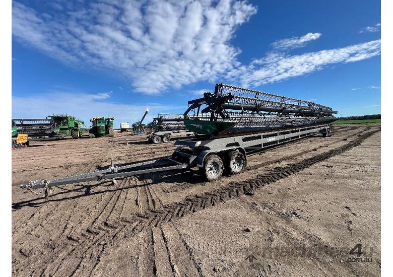 2020 Midwest 60ft Draper Front & 4 axle Midwest Trailer.
