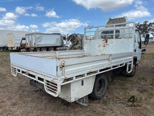 caption 2004 Isuzu NPR Table Top