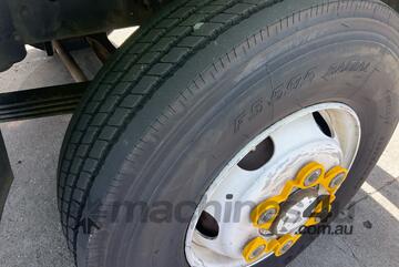 2005 Mitsubishi Fighter FK600 Half Pan Half Curtain