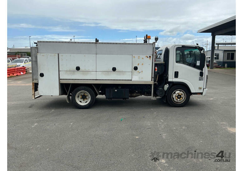 2011 Isuzu NQR450 Service Body