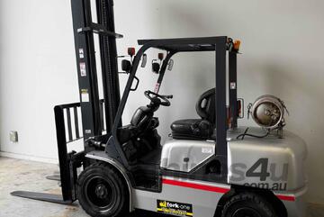 Komatsu 3.0 tonne lpg forklift