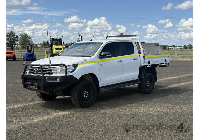 2017 TOYOTA HILUX SR UTE
