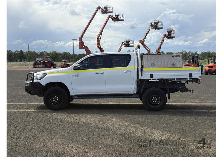 2017 TOYOTA HILUX SR UTE