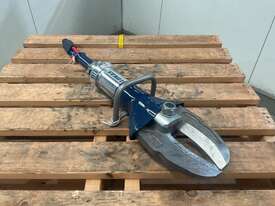 CIRCA 2010 Lukas S510 Hydraulic Cutter - picture1' - Click to enlarge