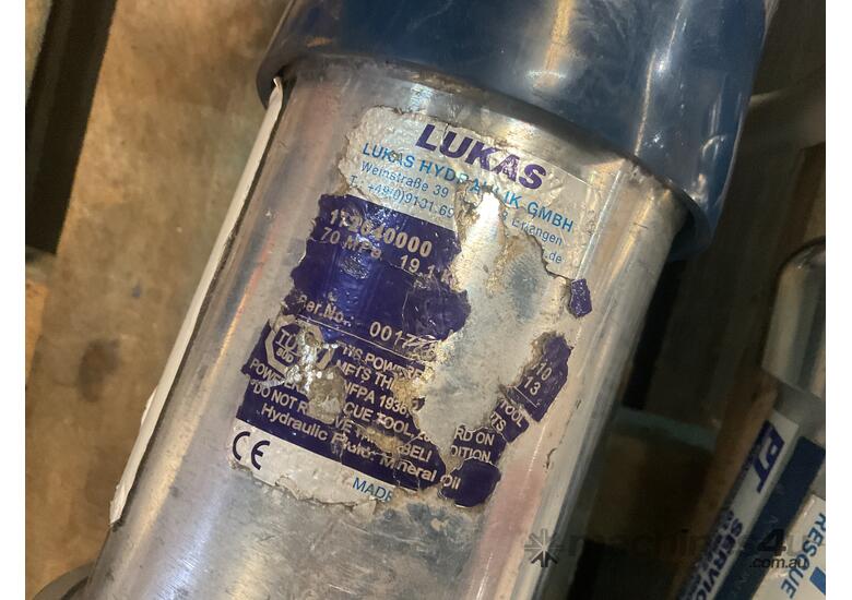 CIRCA 2010 Lukas S510 Hydraulic Cutter