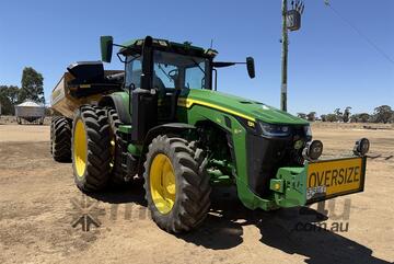 John Deere   8R 310