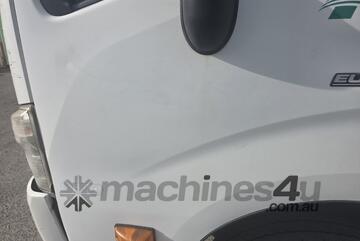 2014 Hino 300 920 4x2 Pantech (Manual) (Tailgate)