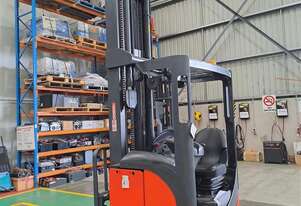 1.6T High Reach Forklift - Linde R16HD - On Sale