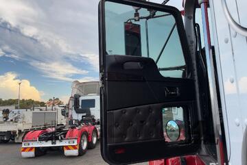 2016 Kenworth T409 Prime Mover Sleeper Cab