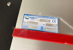 Conveyor Belt with Magnetic Pulley