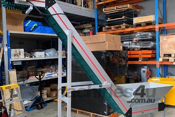 Conveyor Belt with Magnetic Pulley