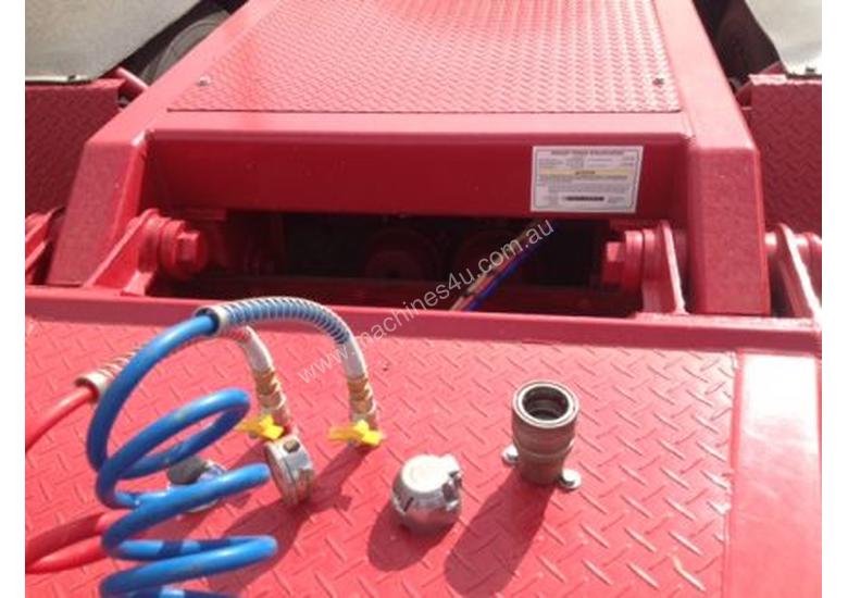 caption 2013 NEAR NEW HBT TRI AXLE DOLLY