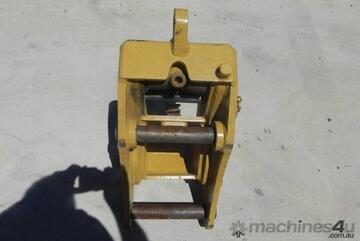 Caterpillar 428C Quick Hitch Attachments Caterpillar 428C Quick Hitch Attachments