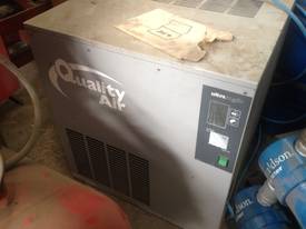 Quality Air - Air Dryer - CP 0550 AX - picture0' - Click to enlarge