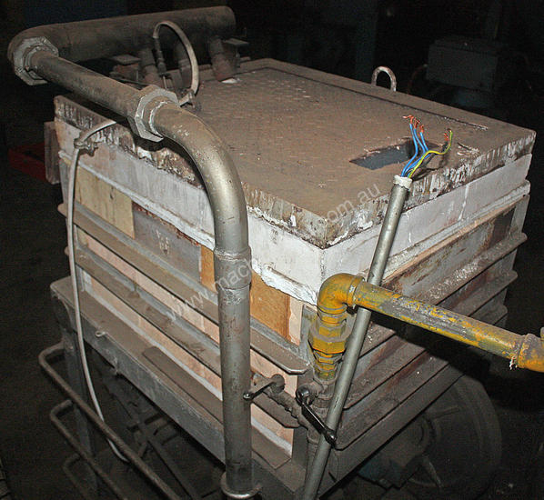 Used Unknown Gas Fired Furnace Oven blacksmiths Kiln 600 Furnace