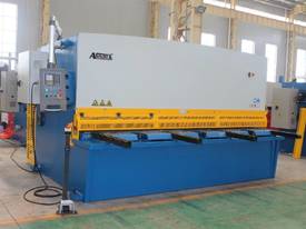 Accurl Swing Beam Guillotines - picture0' - Click to enlarge